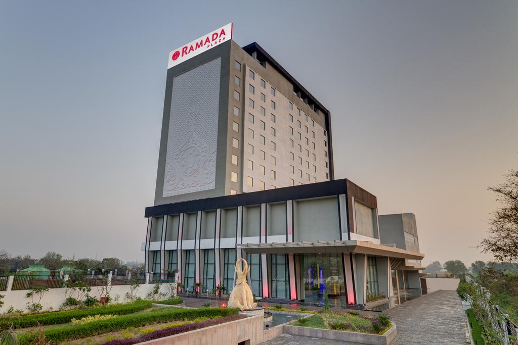 هتل Ramada Plaza Agra