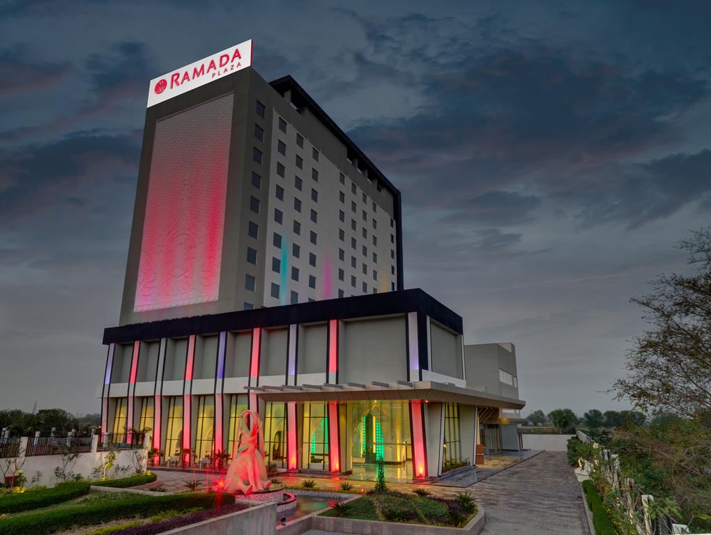 هتل Ramada Plaza Agra